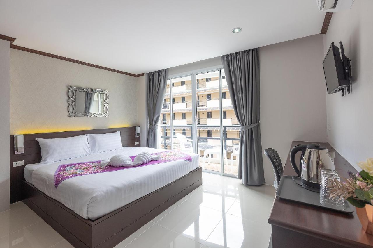 The Chic Patong Hotel Bagian luar foto